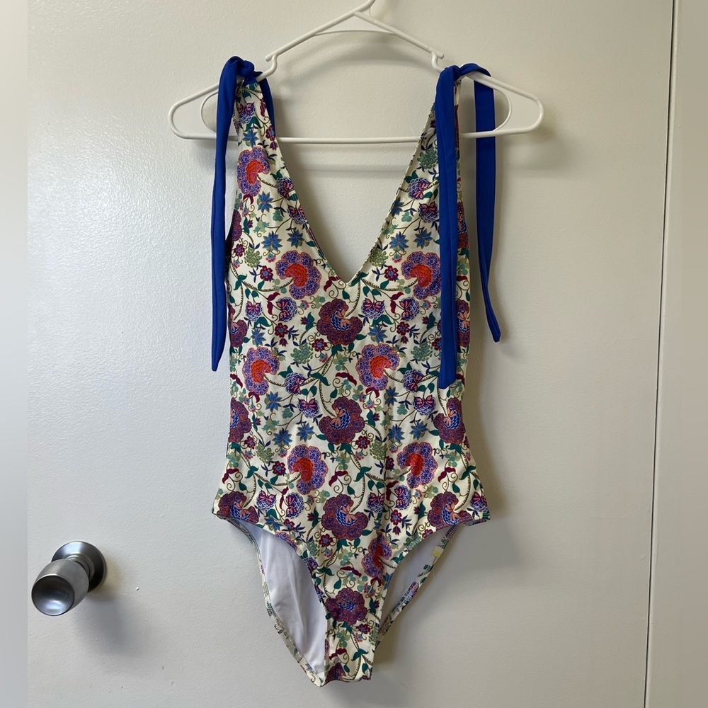 One Piece Flowery Swimsuit